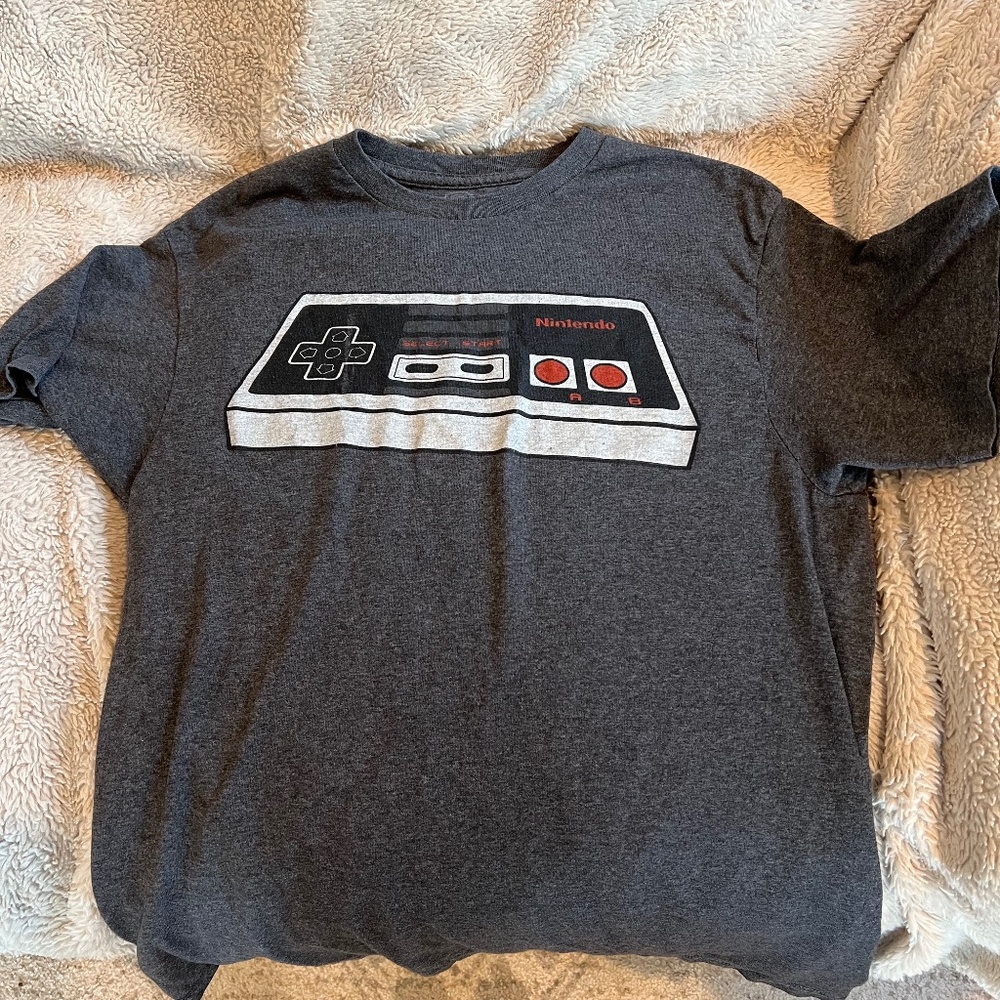 Vintage Nintendo Controller T-Shirt